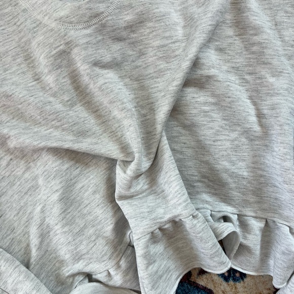 Lauren James heather grey ruffled cropped bell sleeve soft Hoodie, size XS - Picture 2 of 5
